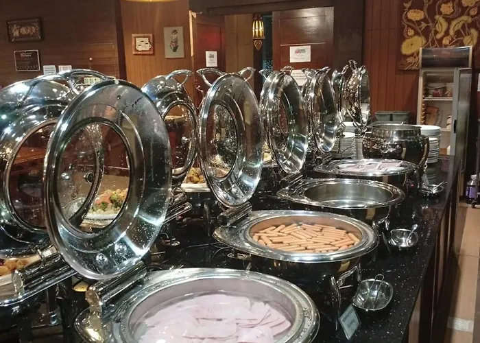 Aiyaree Place Hotel Sha Plus